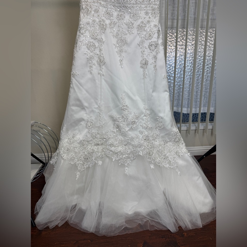 NWT Maggie Sottero Haute Couture bridal gown, Size 16, beaded lace wedding dress - Picture 4 of 15